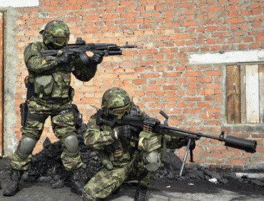 Οι Spetsnaz σε ασκήσεις «ακραίας» δυσκολίας στην Κριμαία (βίντεο)